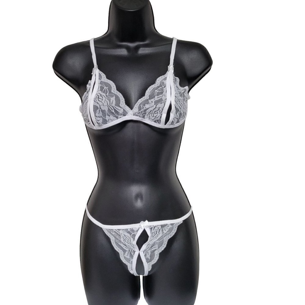 Sexy Lingerie Set Crotchless Panties Sheer Lace Thong Peekaboo Nipple Bra